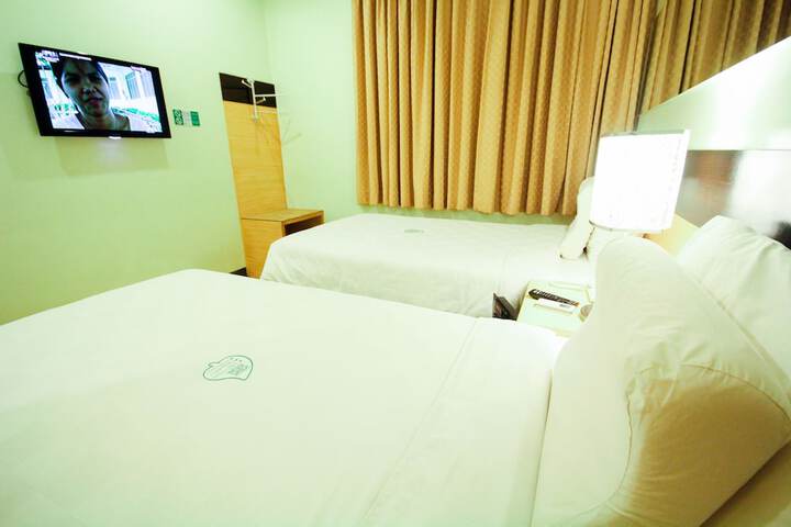 Room 7 of 31