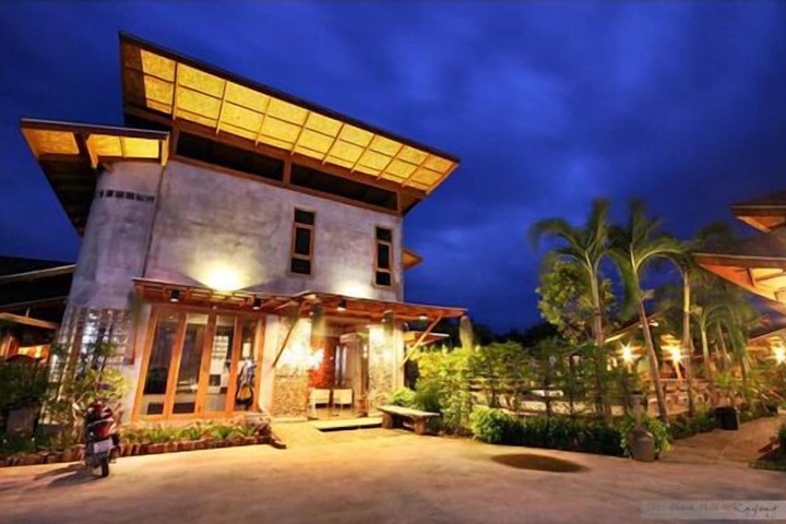 Hero Image 1 of 40