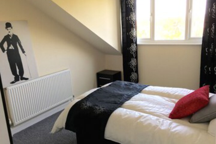 Room 3 of 18
