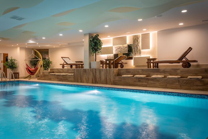 Pool Hotel