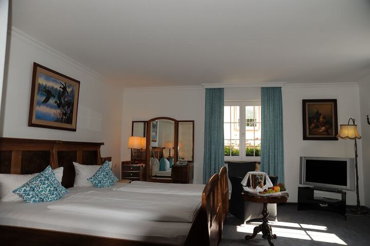 Room 2 of 46