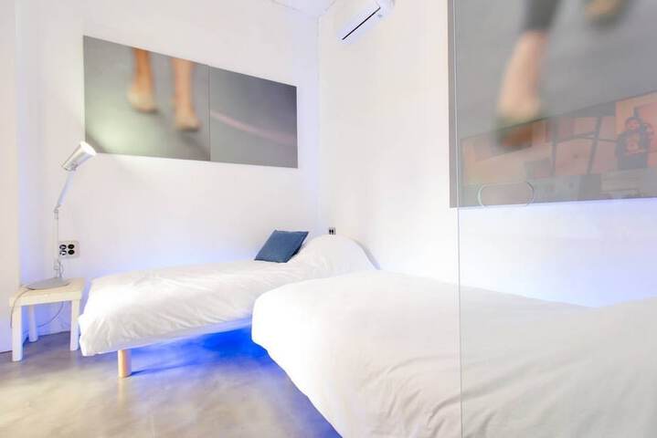 Room 17 of 258