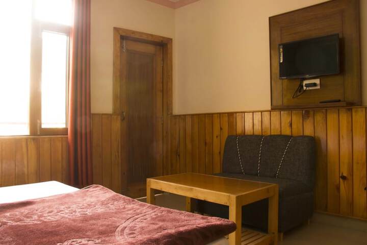 Room 12 of 23