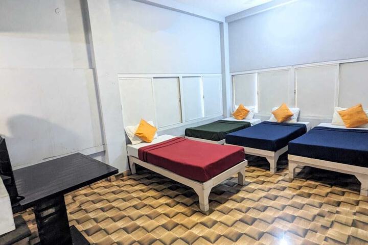 Room 12 of 13