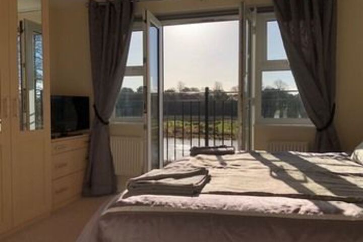 Room 4 of 15