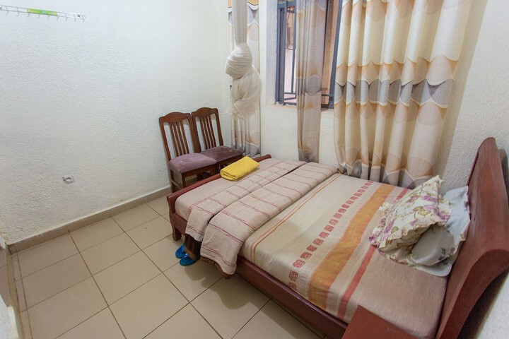 Room 5 of 15