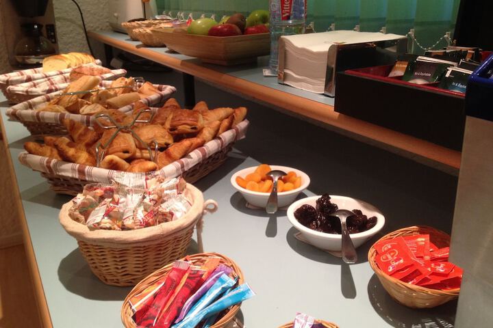Breakfast/Coffee Service 16 of 64