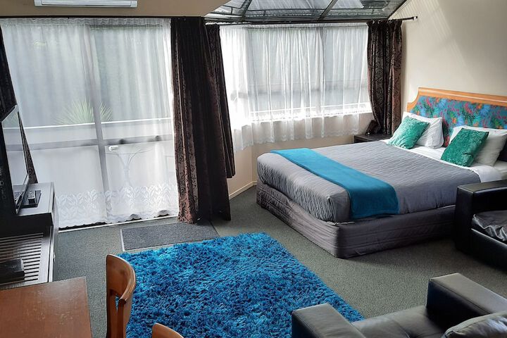 Room 16 of 37