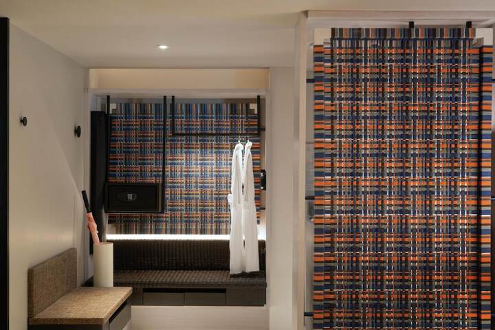Room 21 of 137