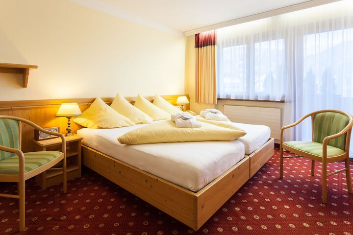Room 3 of 38