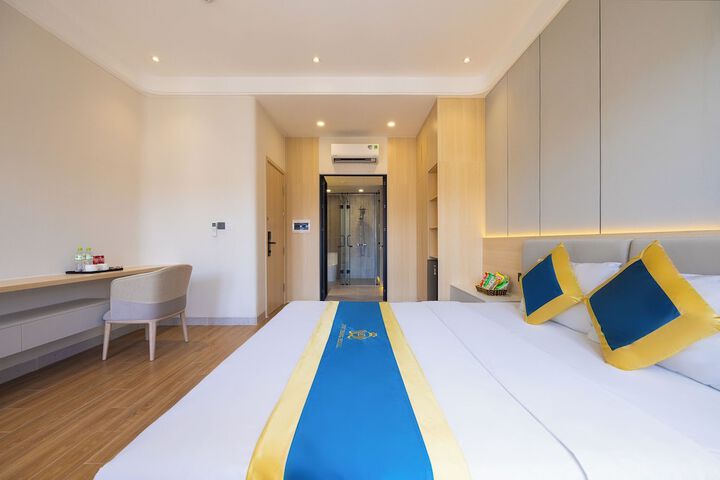 Room 32 of 50