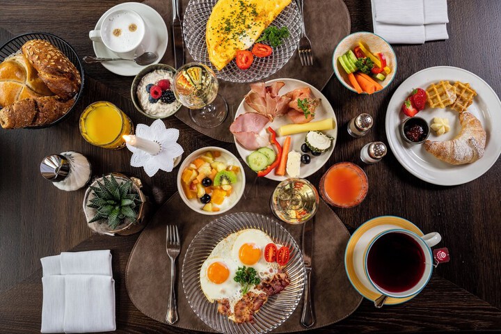 Breakfast/Coffee Service 42 of 45
