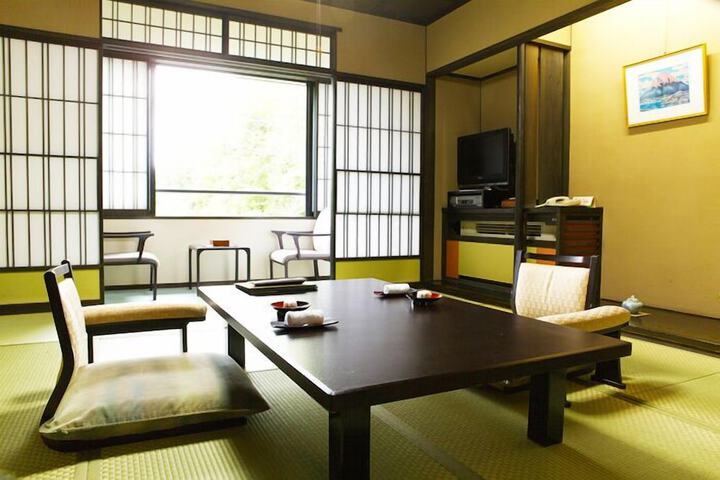 Room 2 of 50
