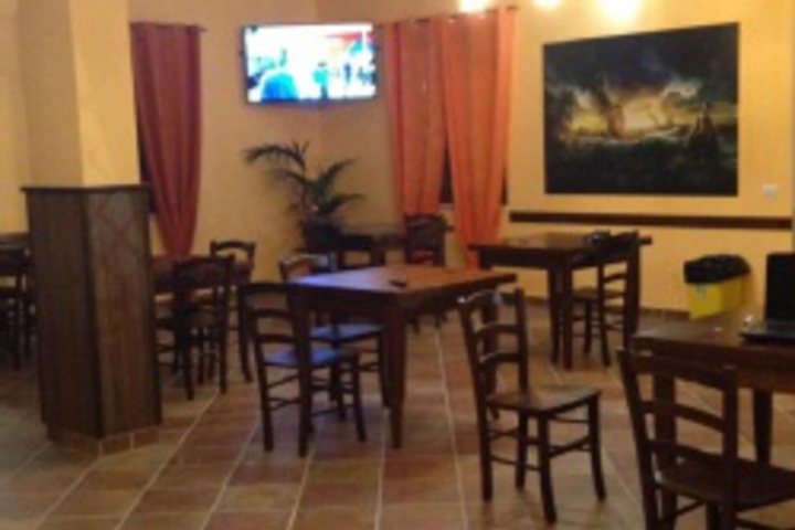 Dining 7 of 108