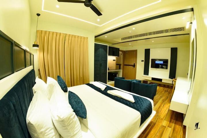 Room 3 of 30