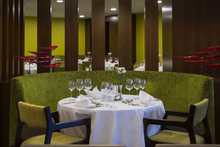 Dining 166 of 303