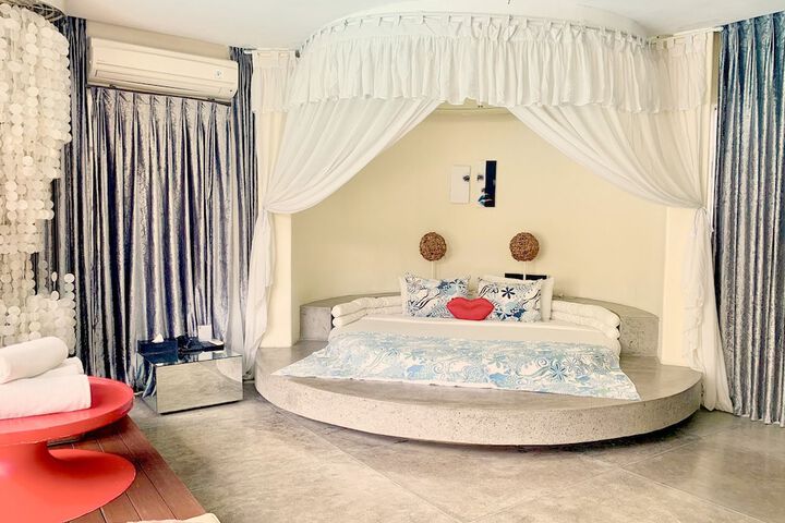 Room 6 of 49