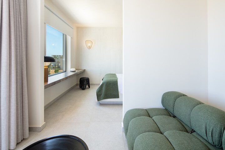 Room 7 of 134
