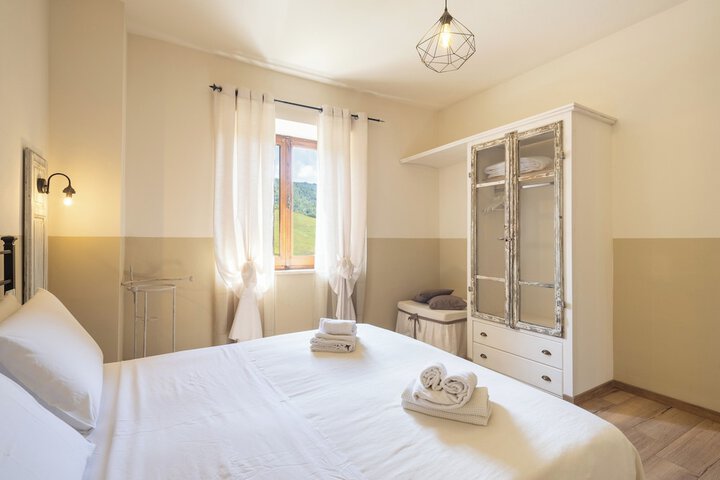 Room 14 of 83