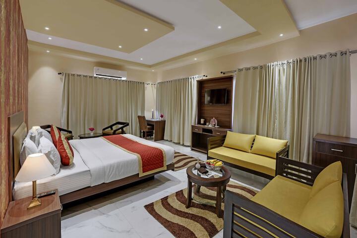 Room 3 of 12