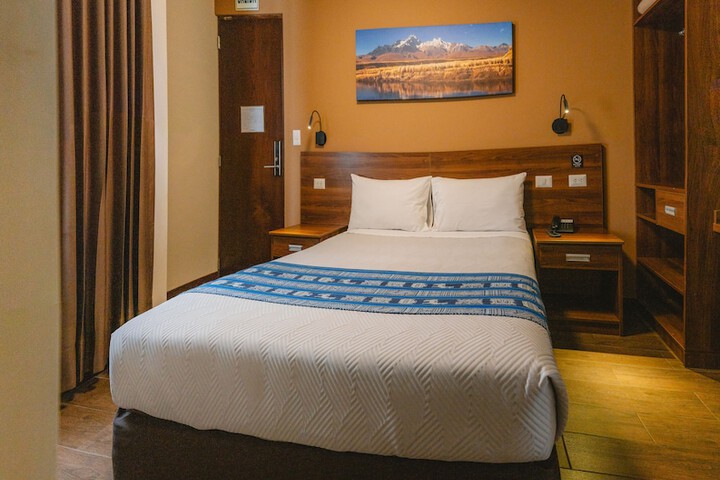 Room 5 of 10