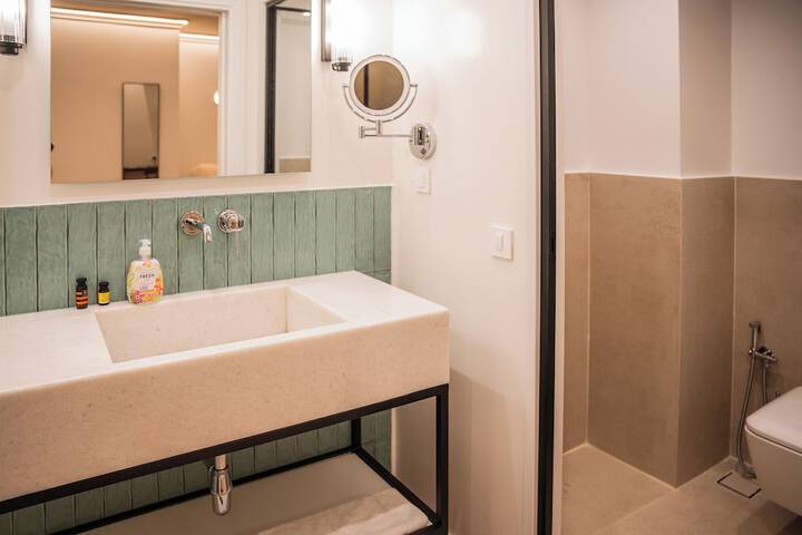 Room 136 of 182