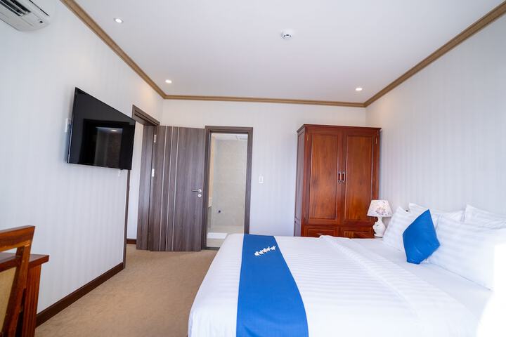 Room 26 of 80
