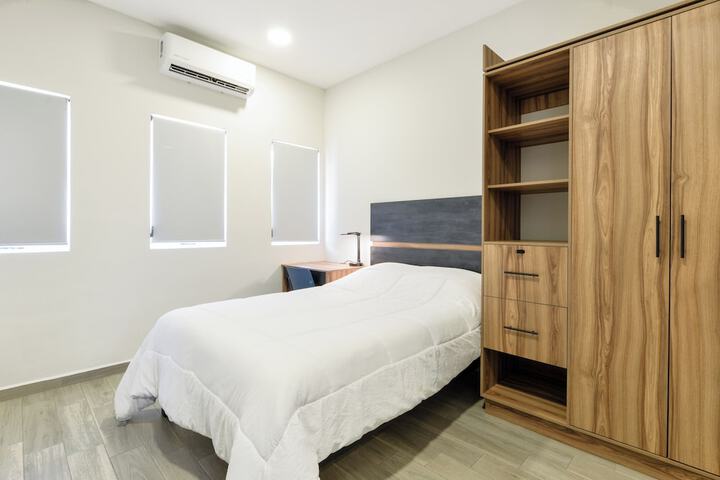 Room 44 of 228
