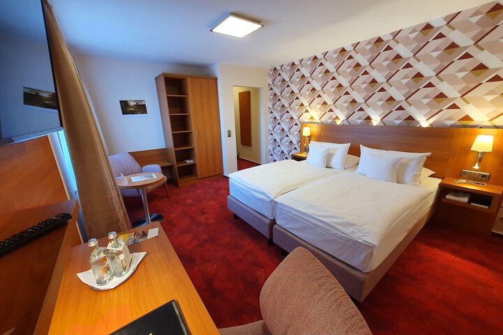 Room 16 of 63
