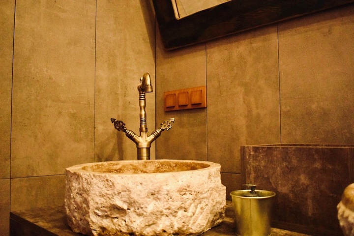 Room 66 of 97