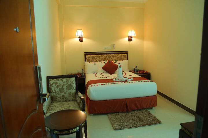 Room 9 of 33