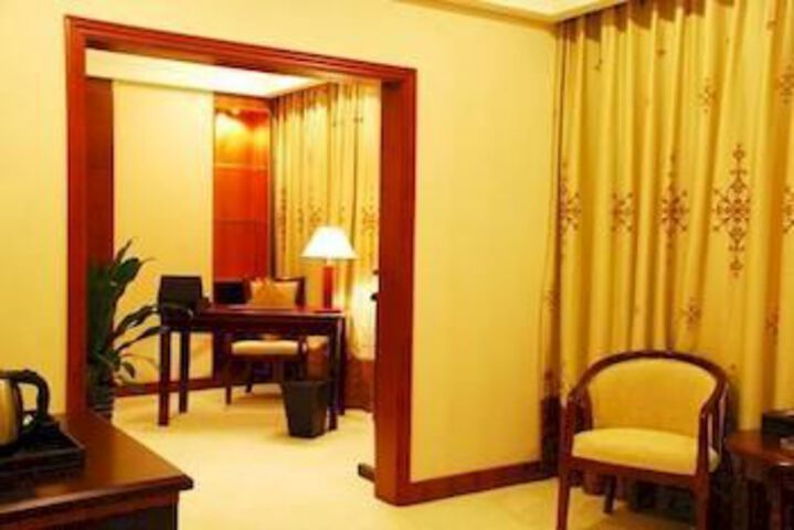 Room 7 of 17