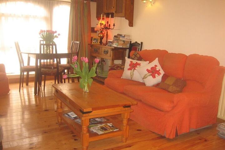 Lounge 15 of 17