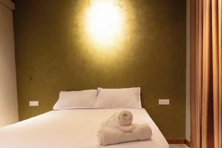 Room 3 of 16