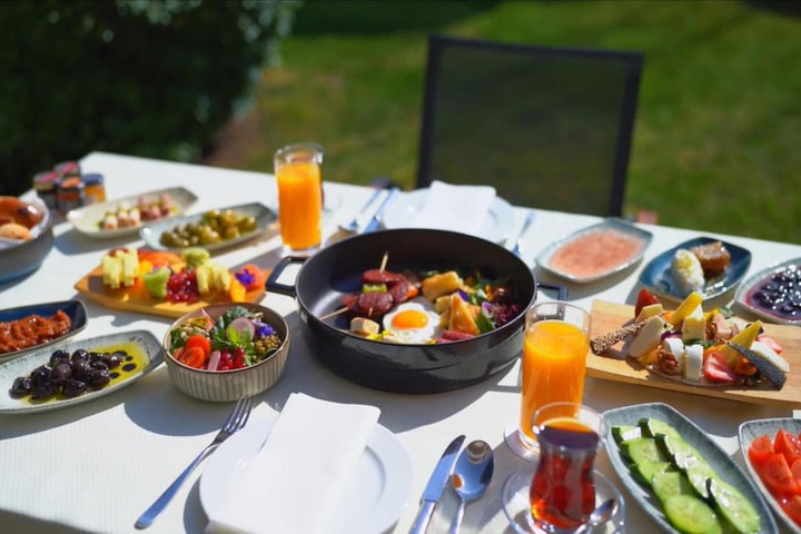 Breakfast/Coffee Service 168 of 207