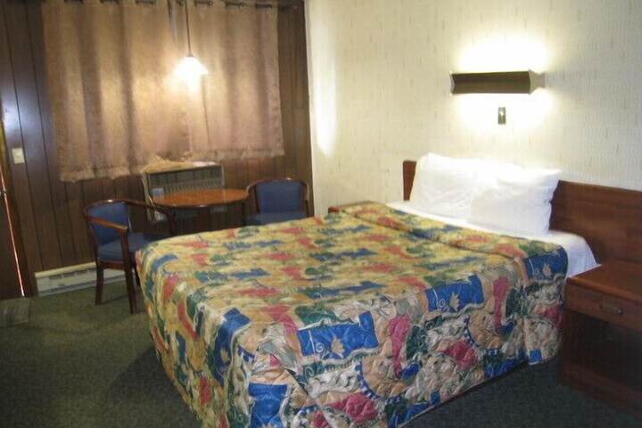 Room 8 of 43