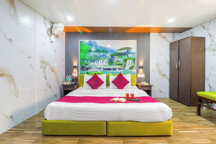 Room 16 of 36