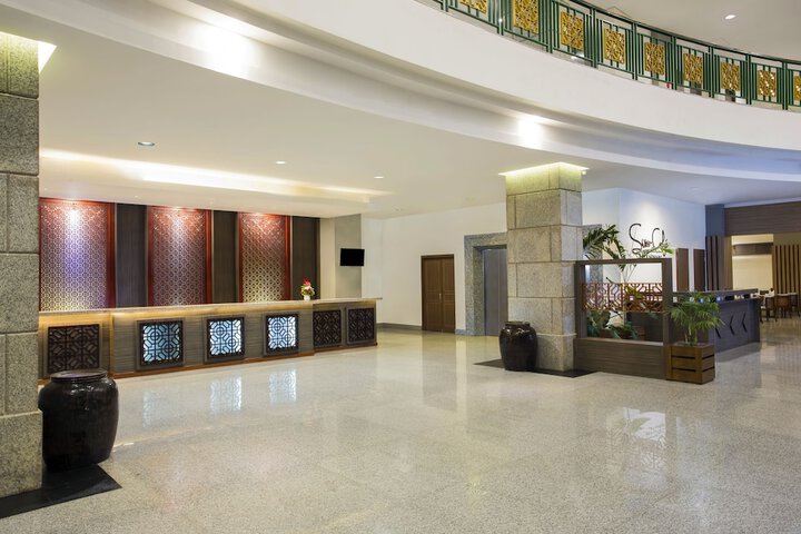 Hotel Lobby
