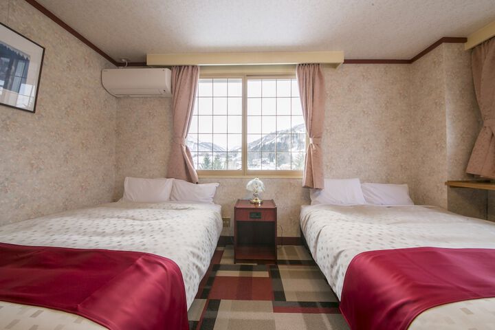 Room 16 of 72