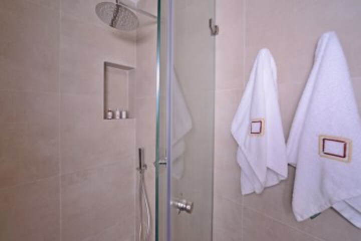 Room 35 of 63