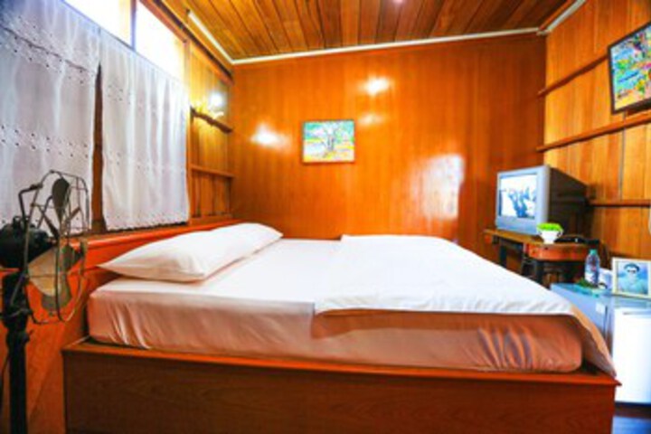 Room 93 of 110
