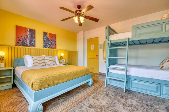 Room 22 of 66