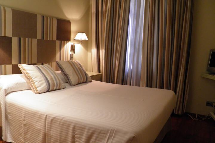 Room 6 of 40