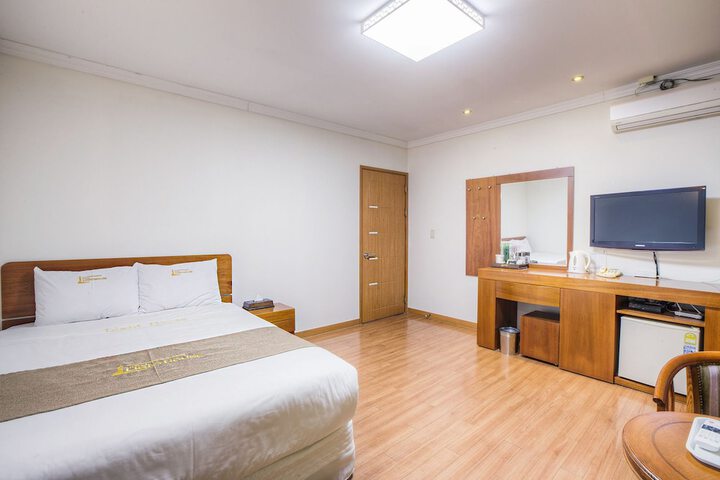 Room 21 of 47