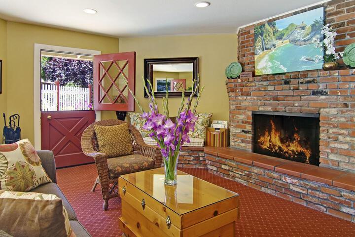 Guest Lobby