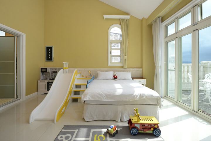 Room 11 of 55