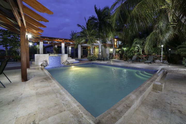 Pool 14 of 35
