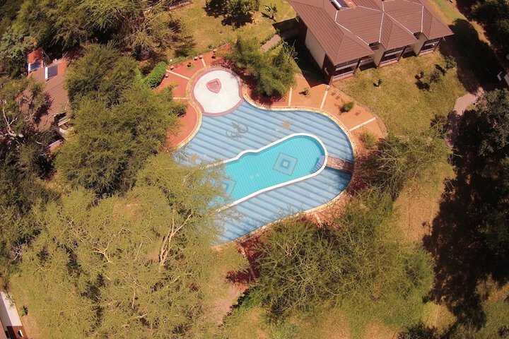 Pool 14 of 32