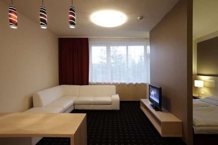 Room 16 of 49