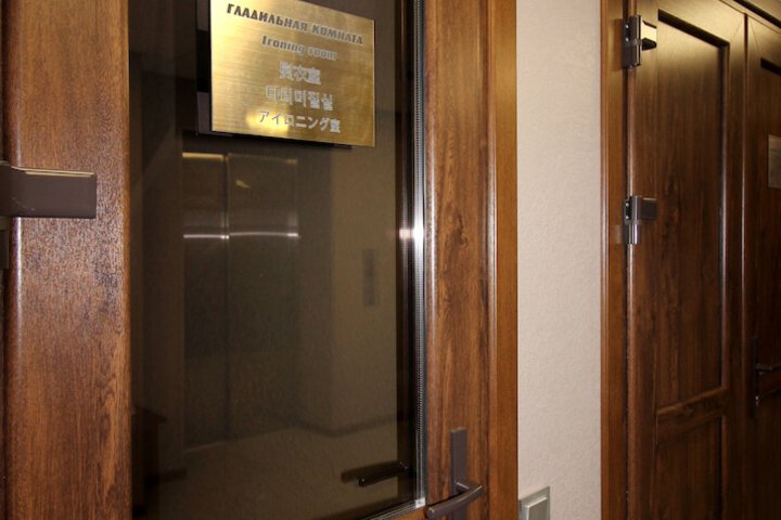 Ballroom/Hall 80 of 82
